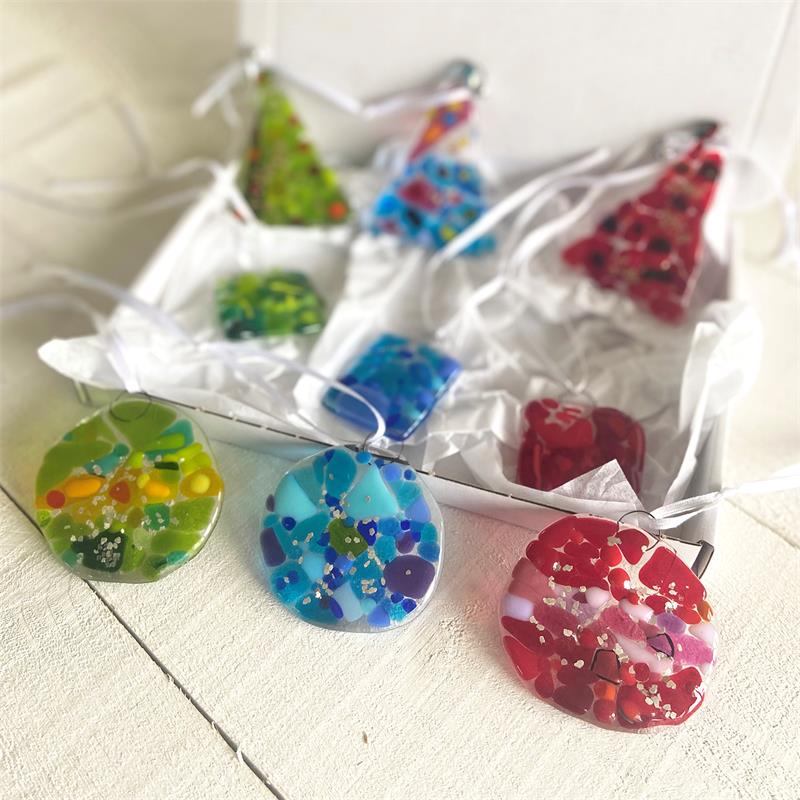 make at home family Christmas decorations glass fusing kit