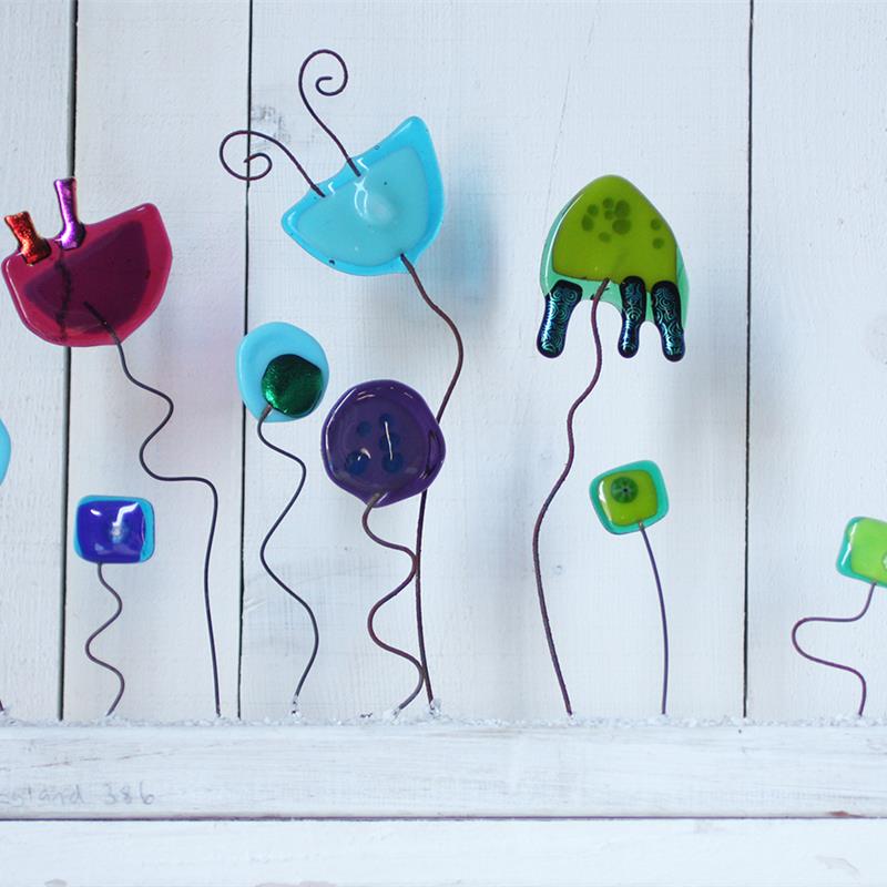 wonkyland 386 fused glass flowers